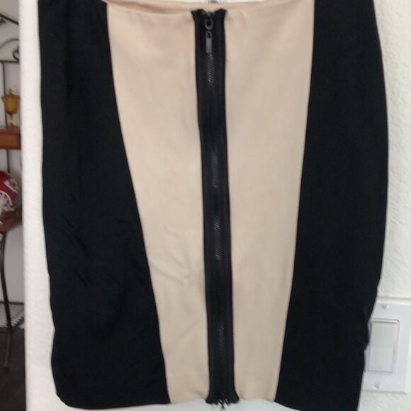 Bebe skirt - Picture 3 of 4